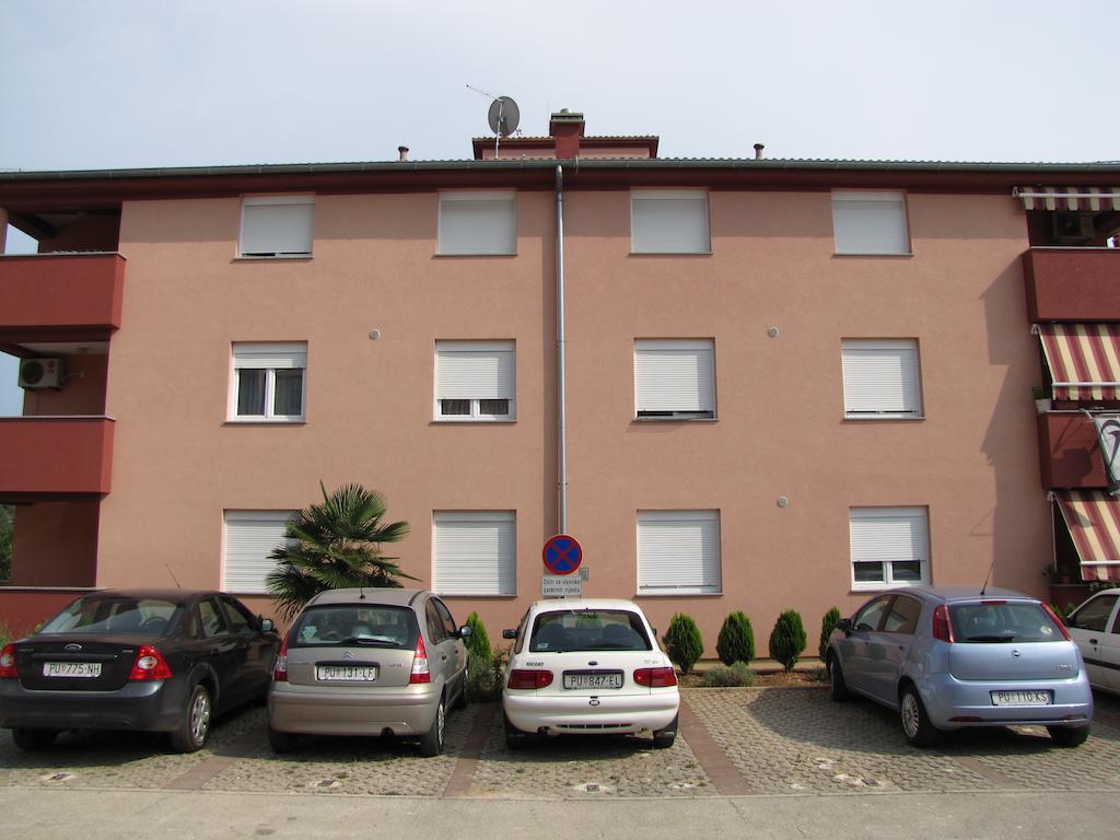 Apartment Aldo Pula